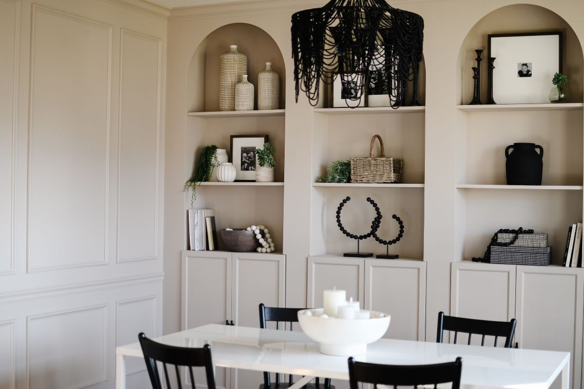 How To Decorate Shelves In Dining Room