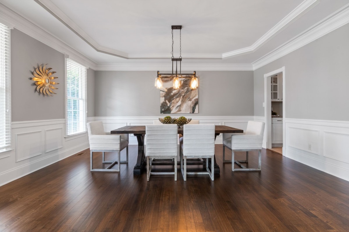 How To Do Wainscoting In Dining Room