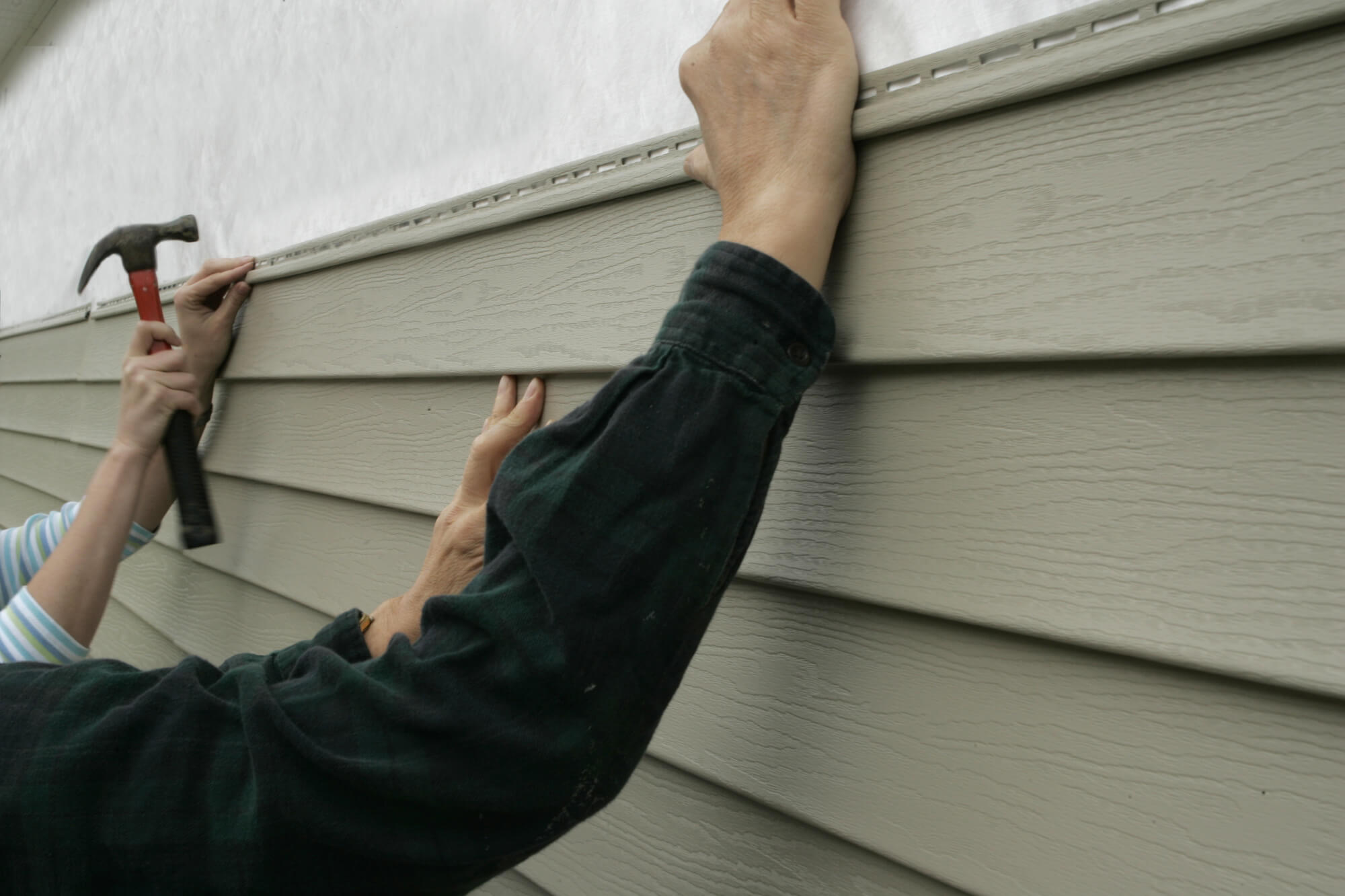 How To Fix Siding On House