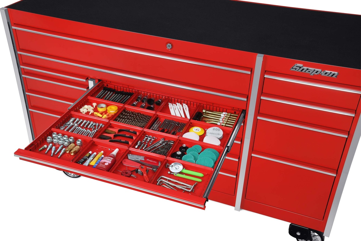 The Snap-On tool box pictures the last couple days have finally convinced  me that my toolbox was insufficient. Finally upgraded. :  r/Justrolledintotheshop
