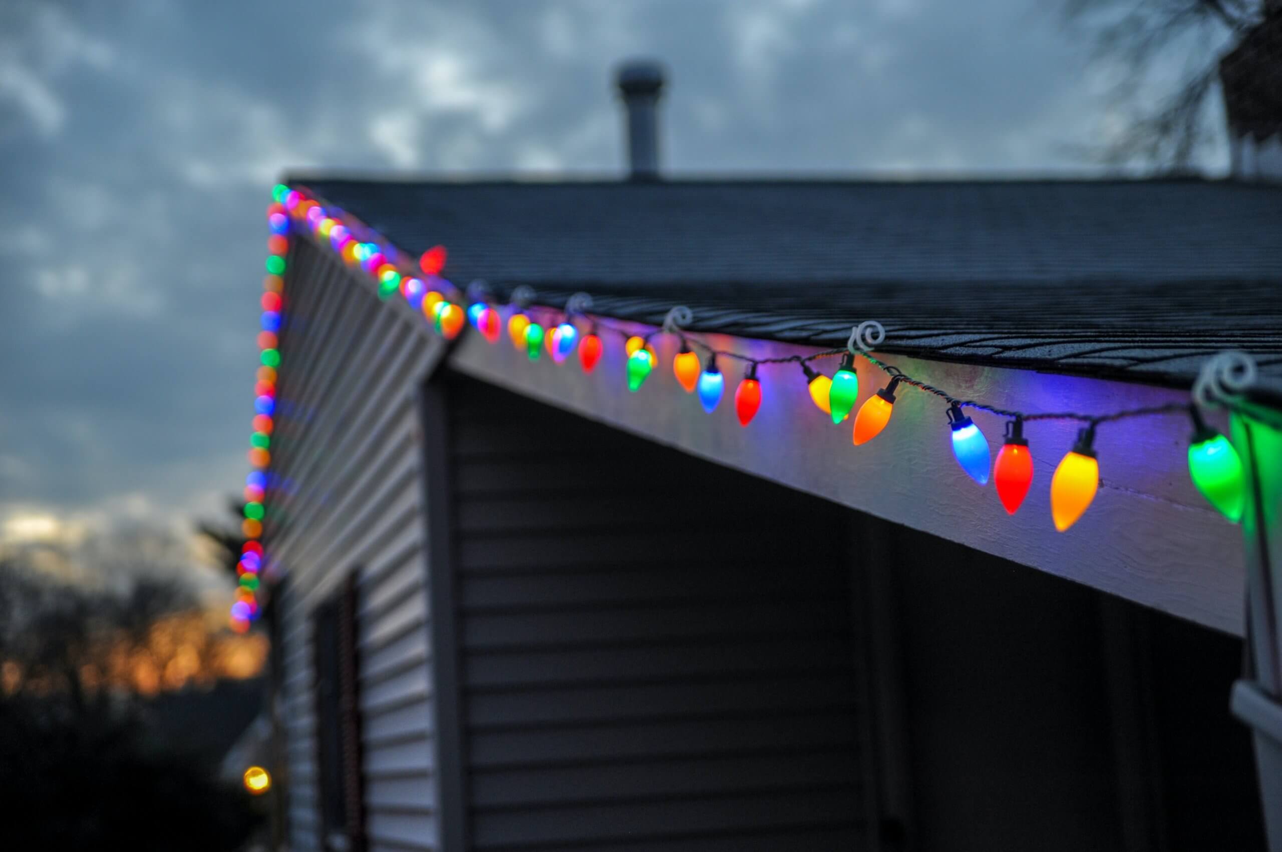 How To Hang Christmas Lights On Siding