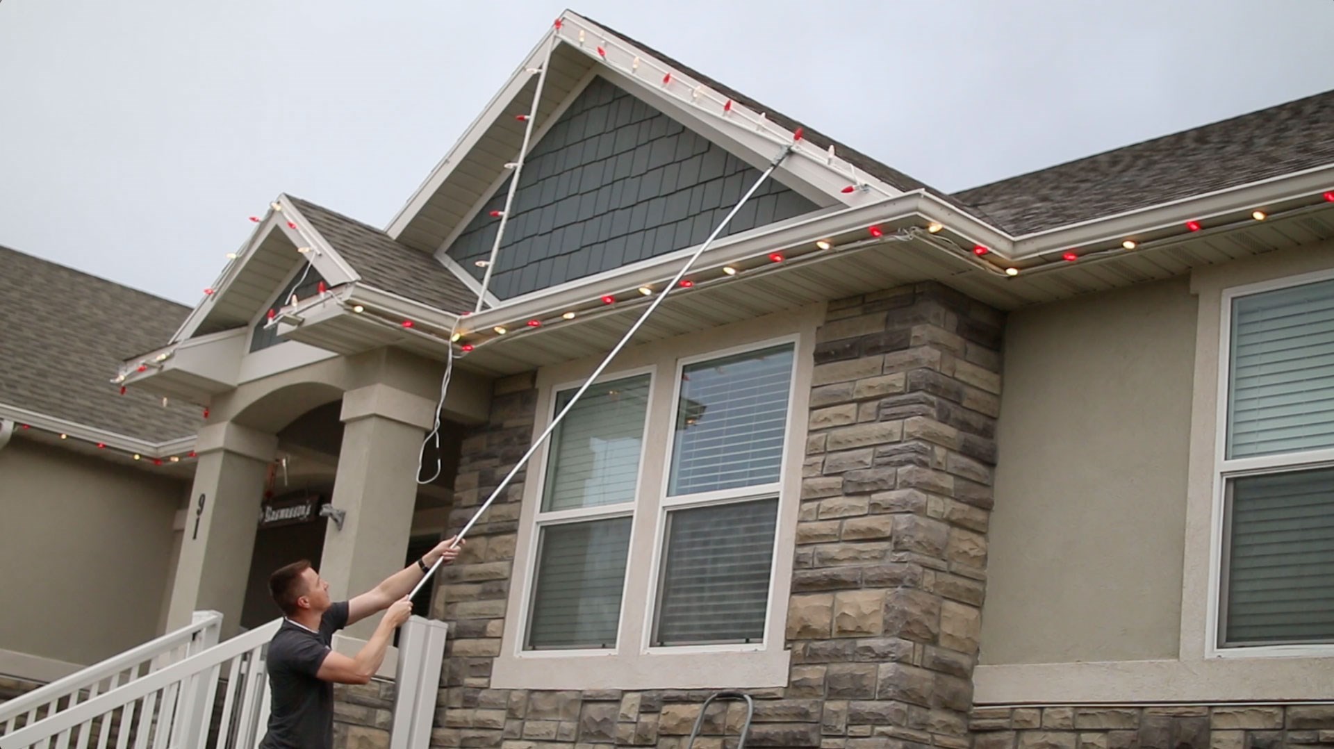 How To Hang Christmas Lights Without Ladder