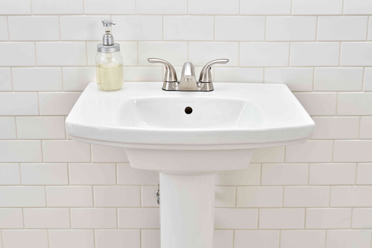 How To Hide Plumbing Behind Pedestal Sink