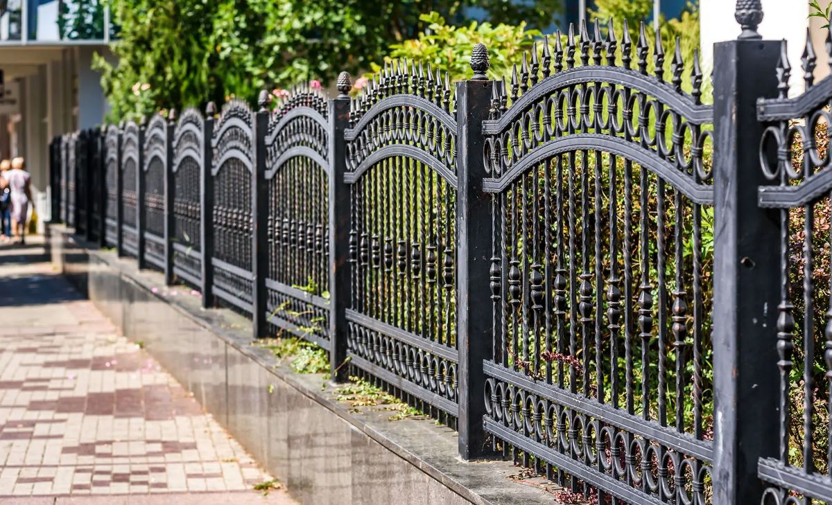 How To Install A Metal Fence
