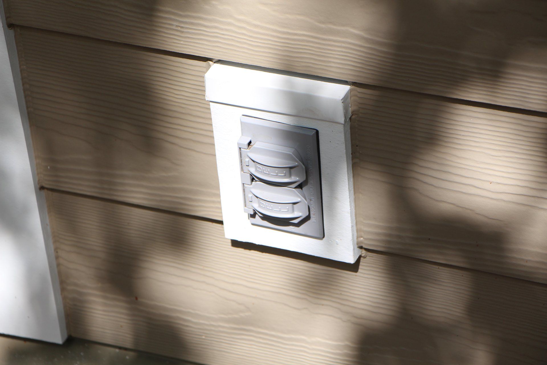 How To Install Outdoor Outlet On Vinyl Siding