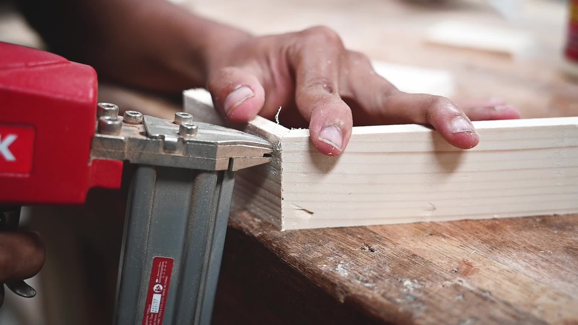 How To Join Wood Planks With Hand Tools