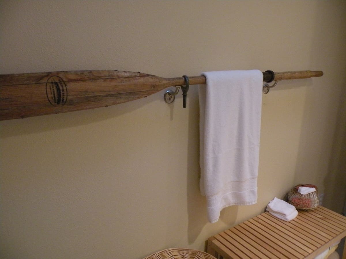 How To Mount An Oar On A Wall As A Towel Bar