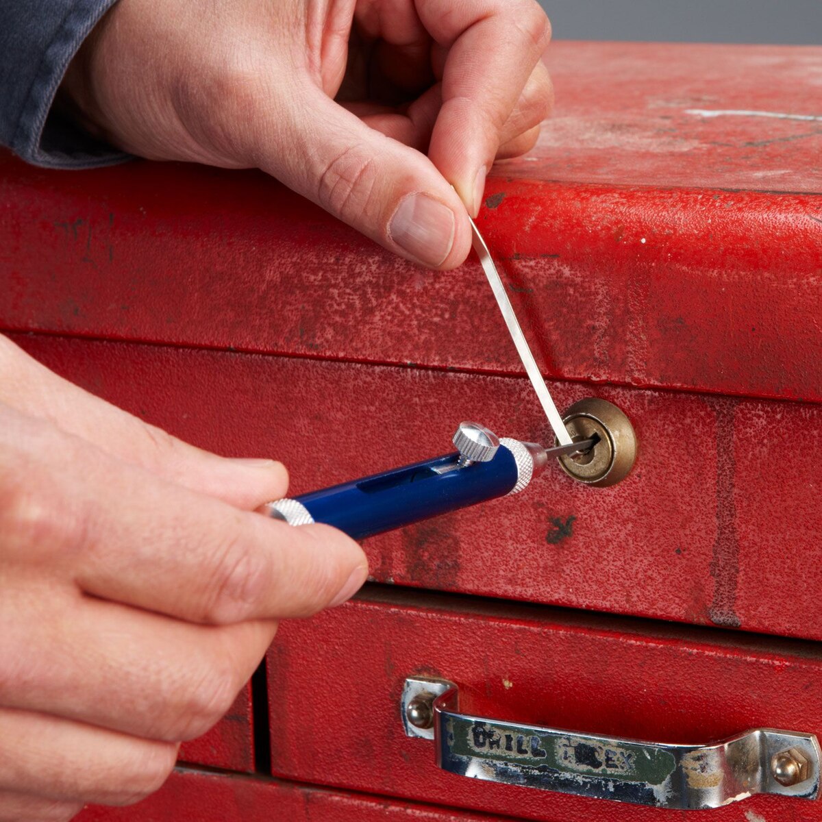 How To Pick A Tool Box Lock