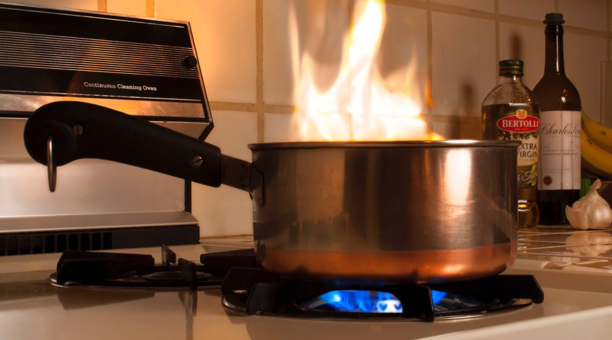 How To Put Out Stove Top Fire