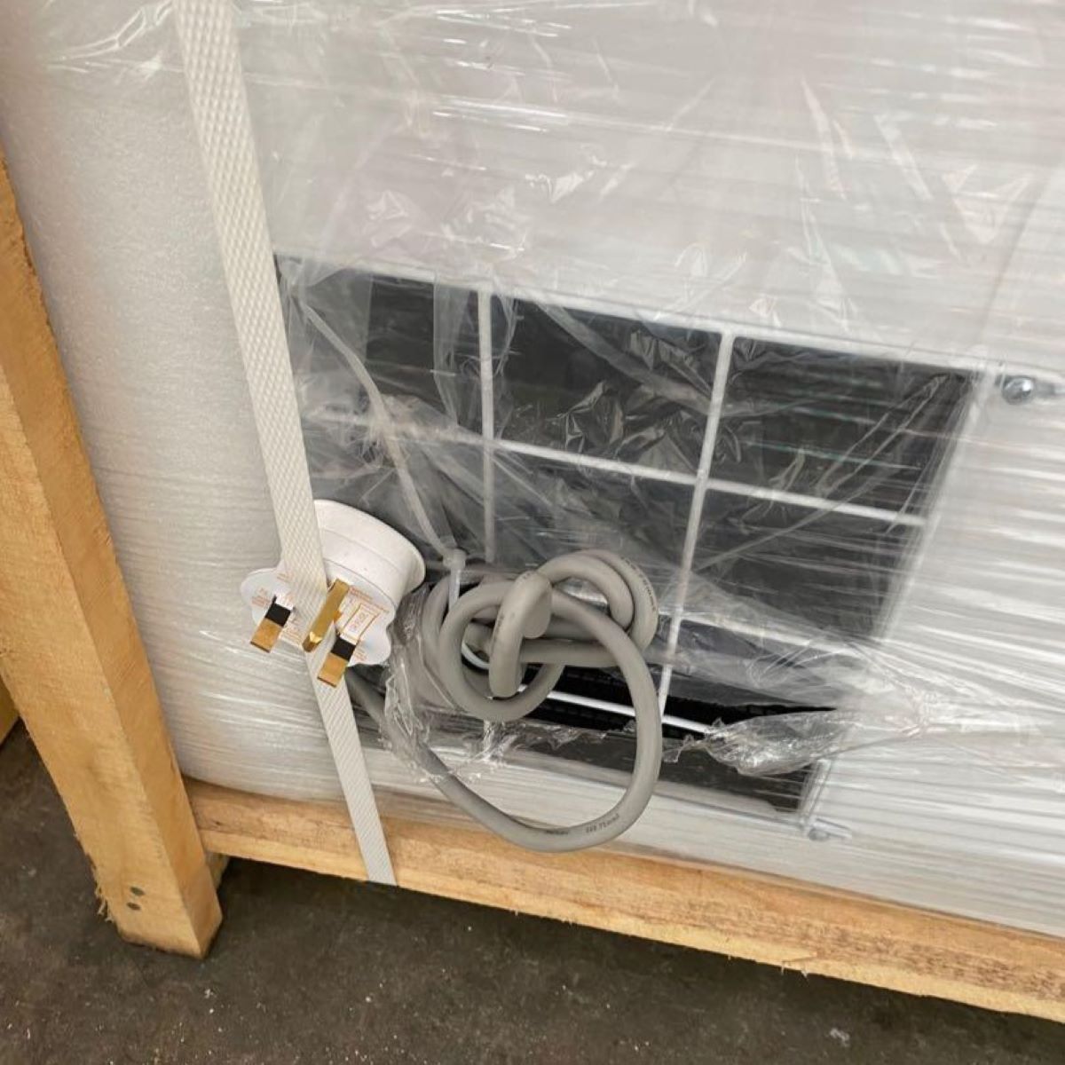 How To Remove The Electrical Cord From The Back Of An Arctic King 5Cu Freezer