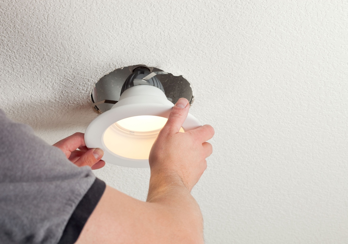 How To Repair An LED Bulb