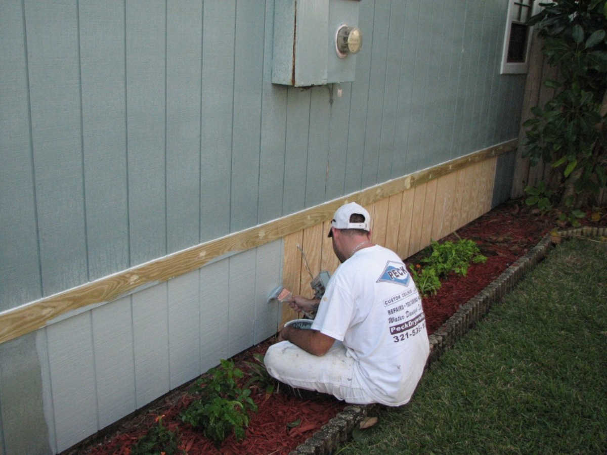 How To Repair Vertical Wood Siding
