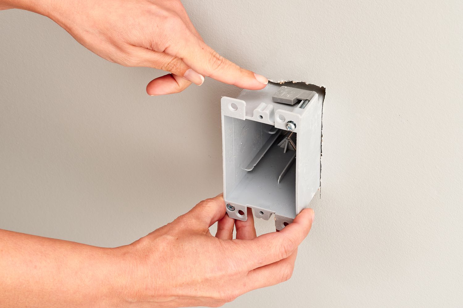 How To Replace A Electrical Box