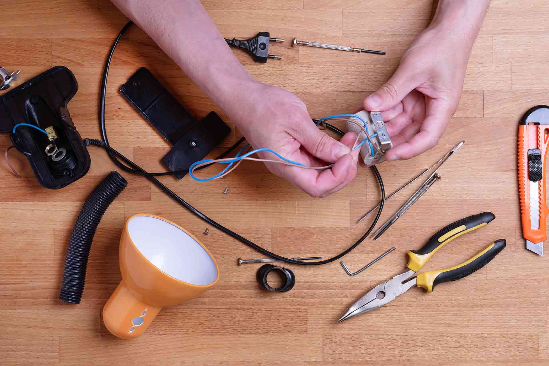 How To Replace An Electrical Cord On A Lamp