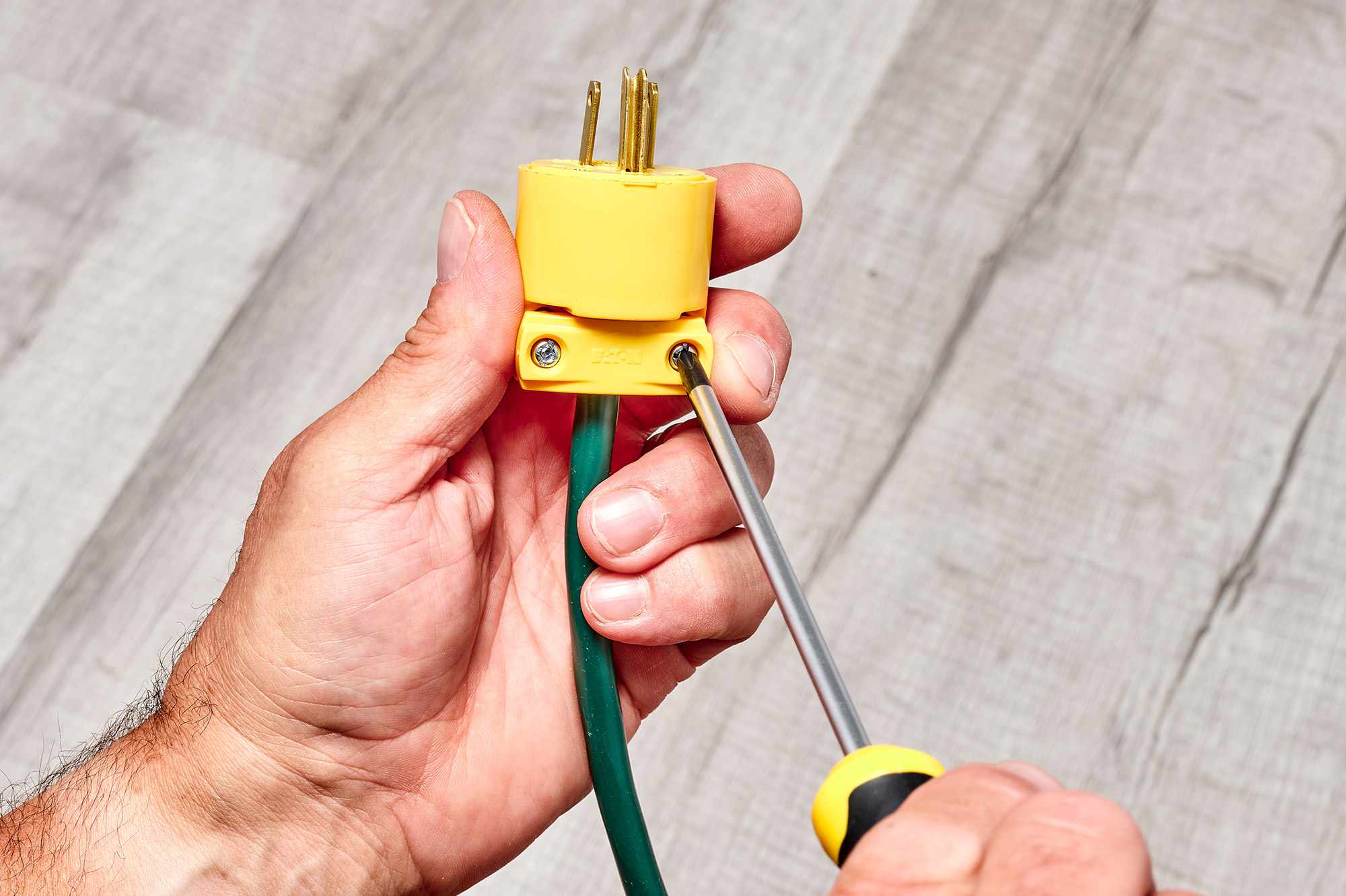 How To Replace Plug On Extension Cord
