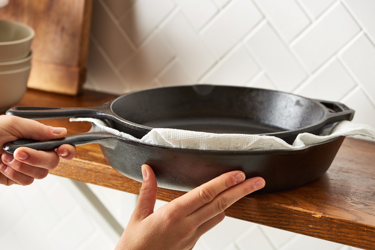 How To Store A Cast Iron Skillet
