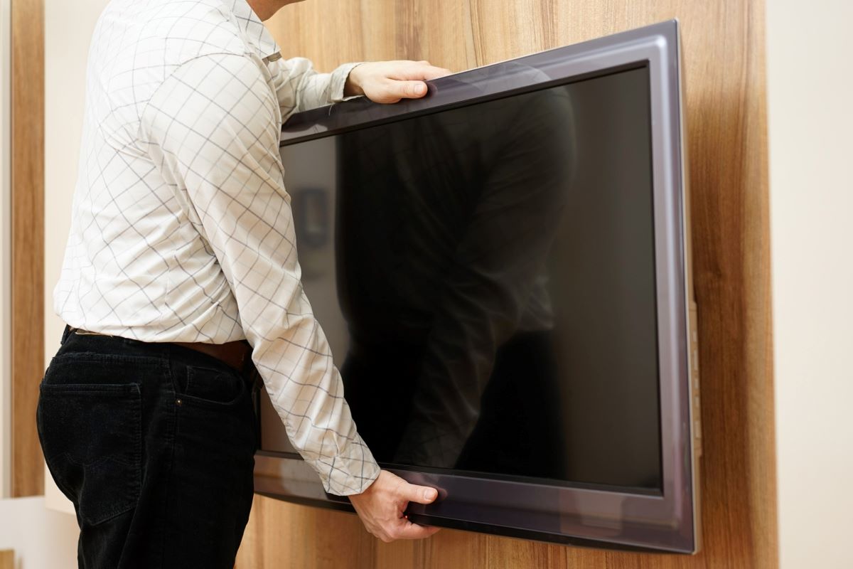 How To Store A Flat Screen TV