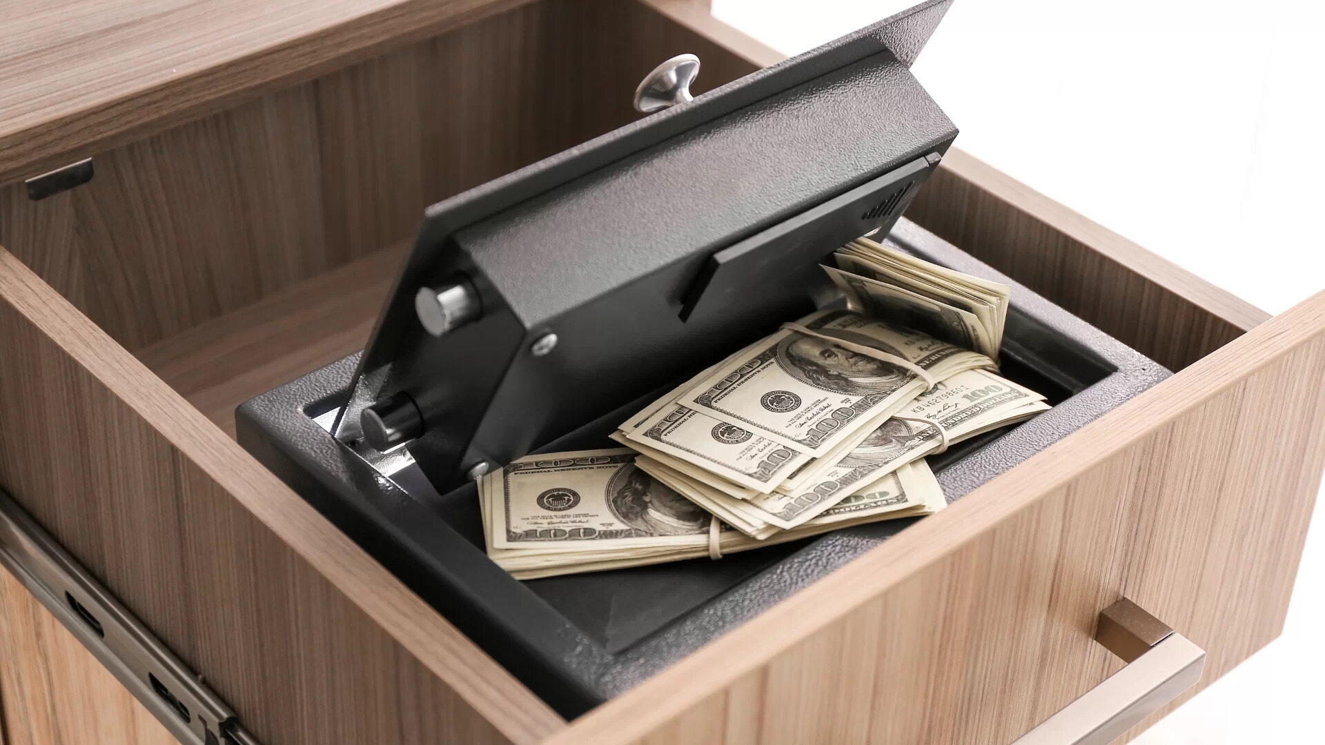 How To Store Cash In A Safe