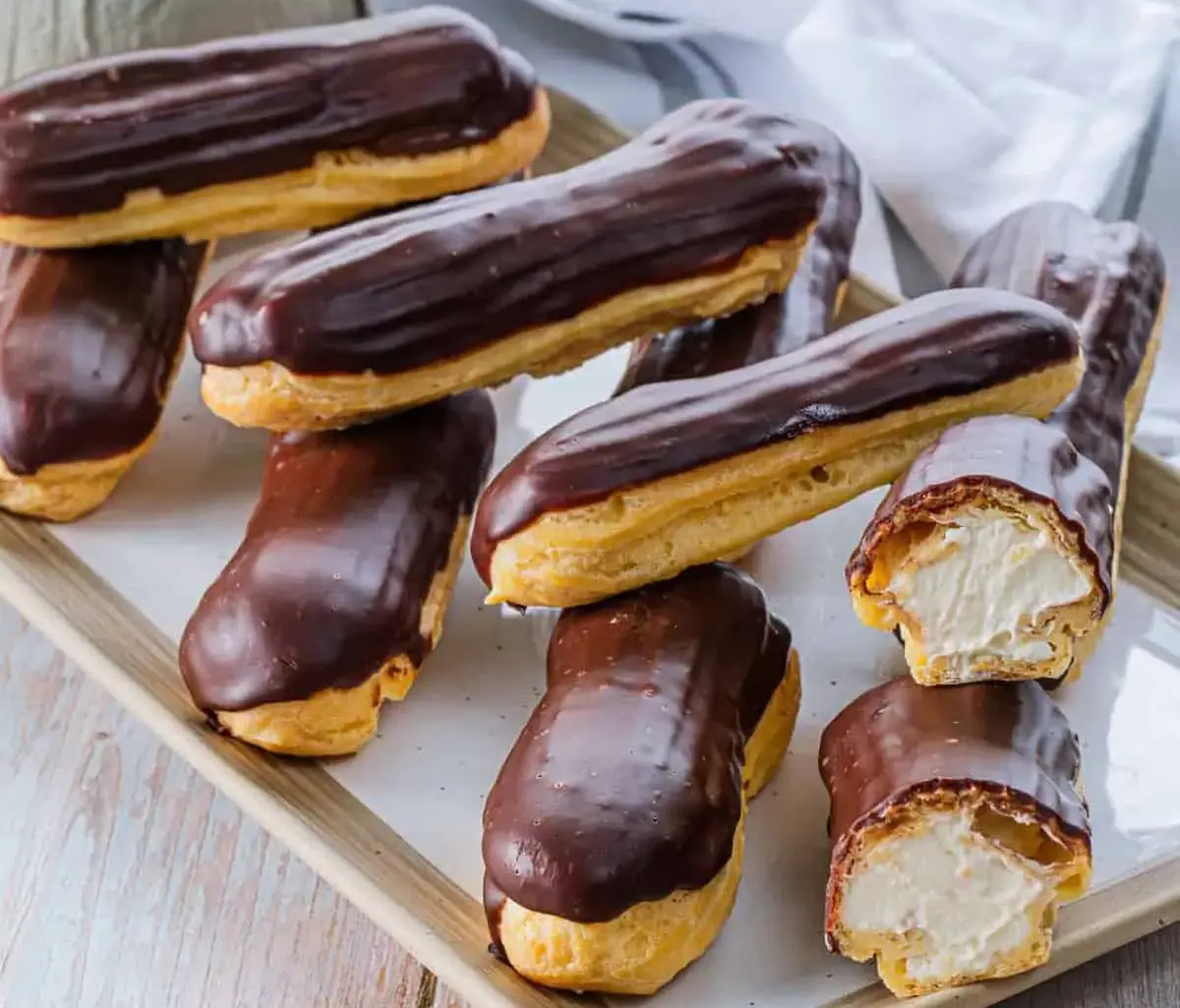 How To Store Chocolate Eclairs With Custard Filling | Storables