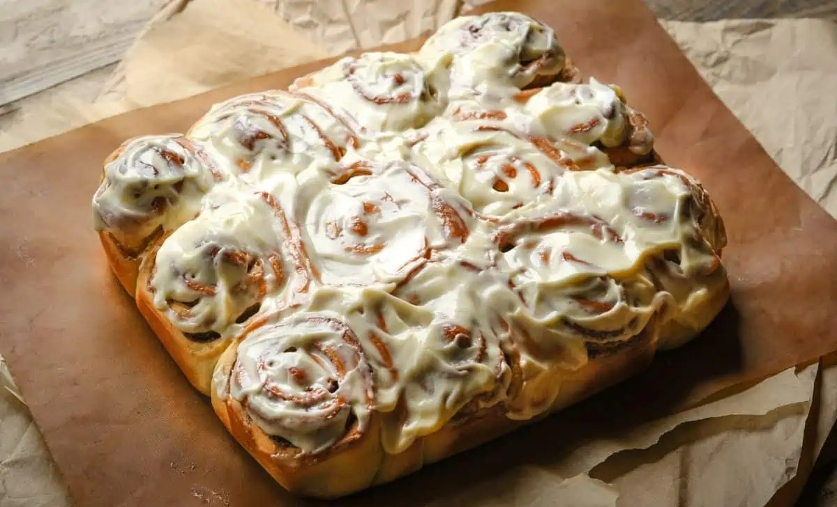 How To Store Cinnamon Rolls With Cream Cheese Frosting
