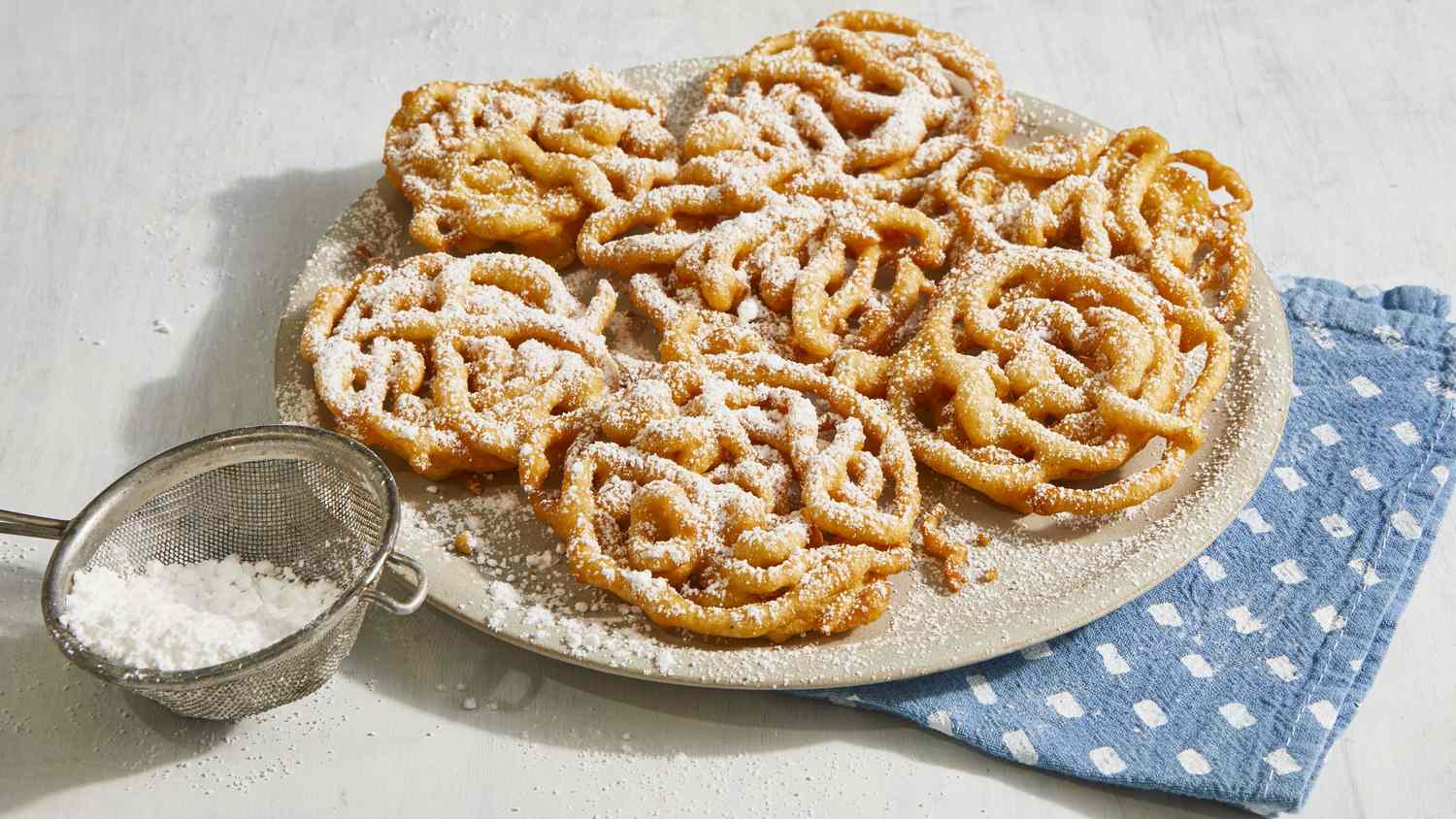 Former Compton Beauty Queen Serves Incredible Funnel Cakes From Home -  Eater LA