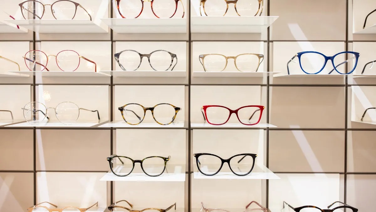 How To Store Eyeglasses