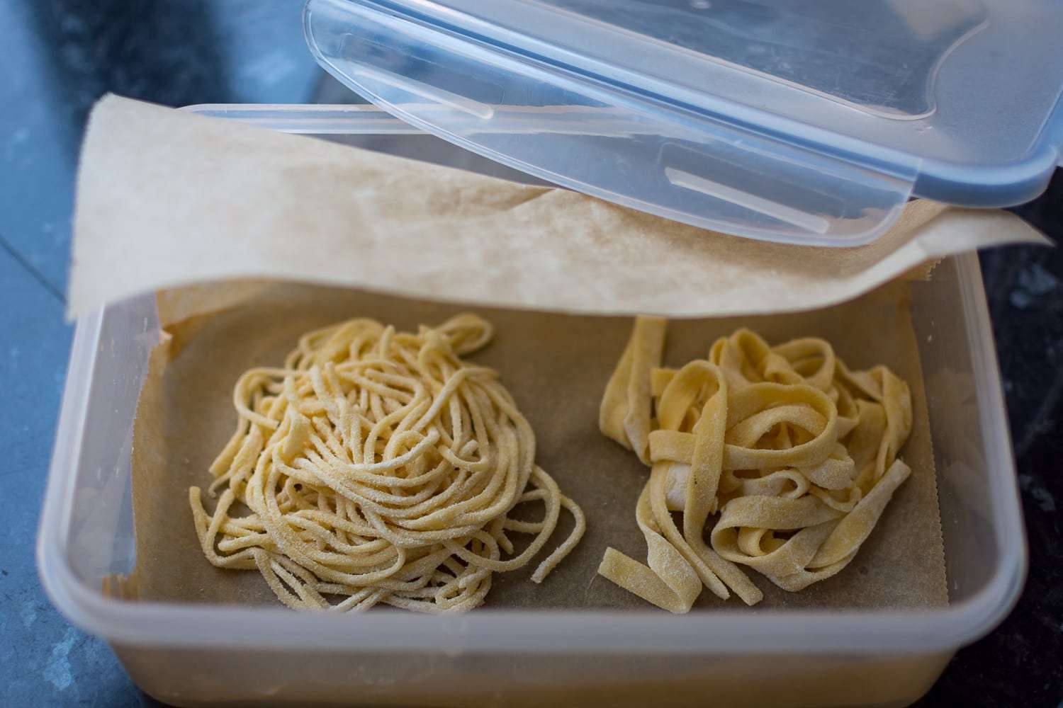 https://storables.com/wp-content/uploads/2023/09/how-to-store-fresh-pasta-in-fridge-1695284770.jpg