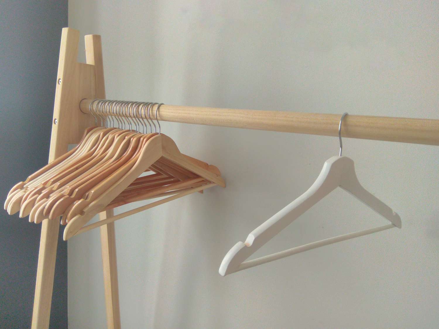 How To Store Hangers When Moving