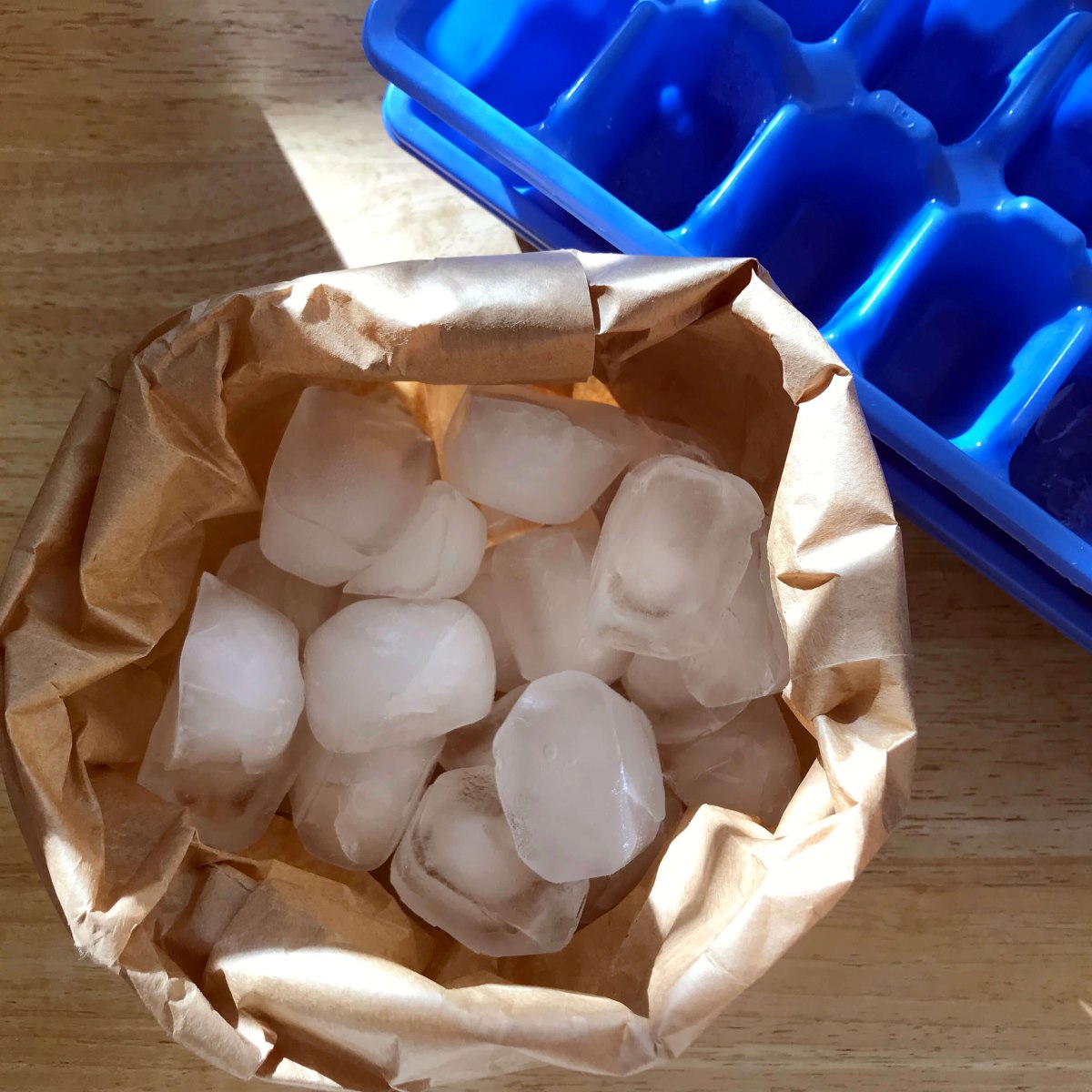How To Store Ice Cubes Without Sticking Together