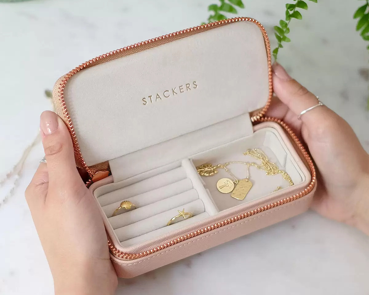 How To Store Jewelry For Travel