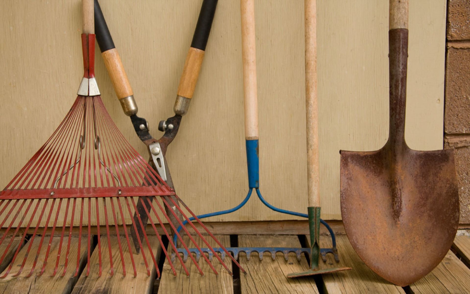 How To Store Rakes And Shovels