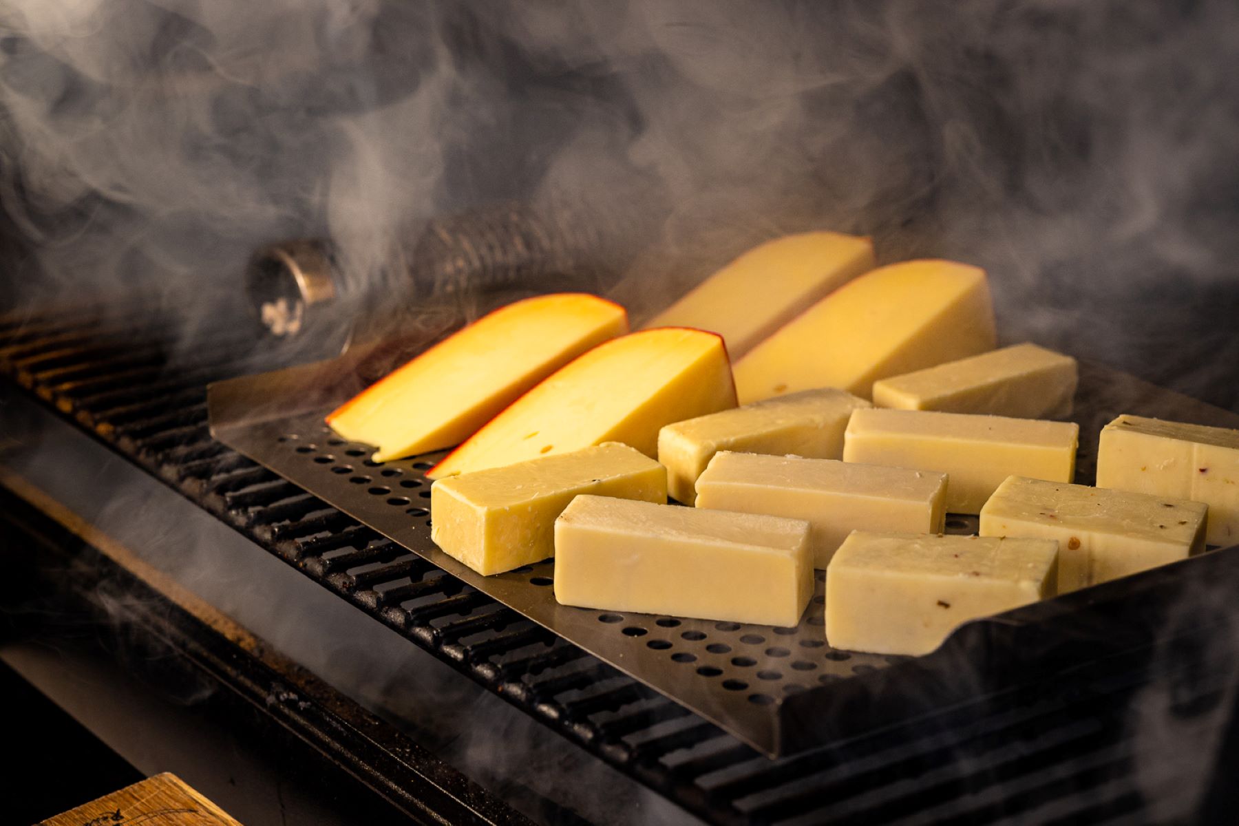 https://storables.com/wp-content/uploads/2023/09/how-to-store-smoked-cheese-1695571233.jpg