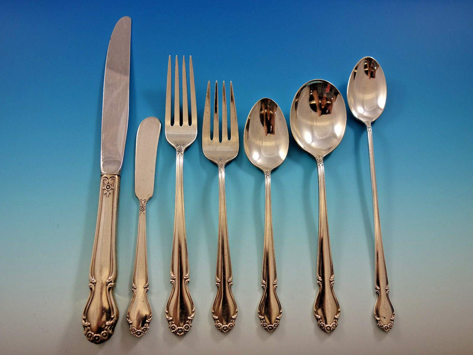 https://storables.com/wp-content/uploads/2023/09/how-to-store-sterling-silver-flatware-1695739553.jpg