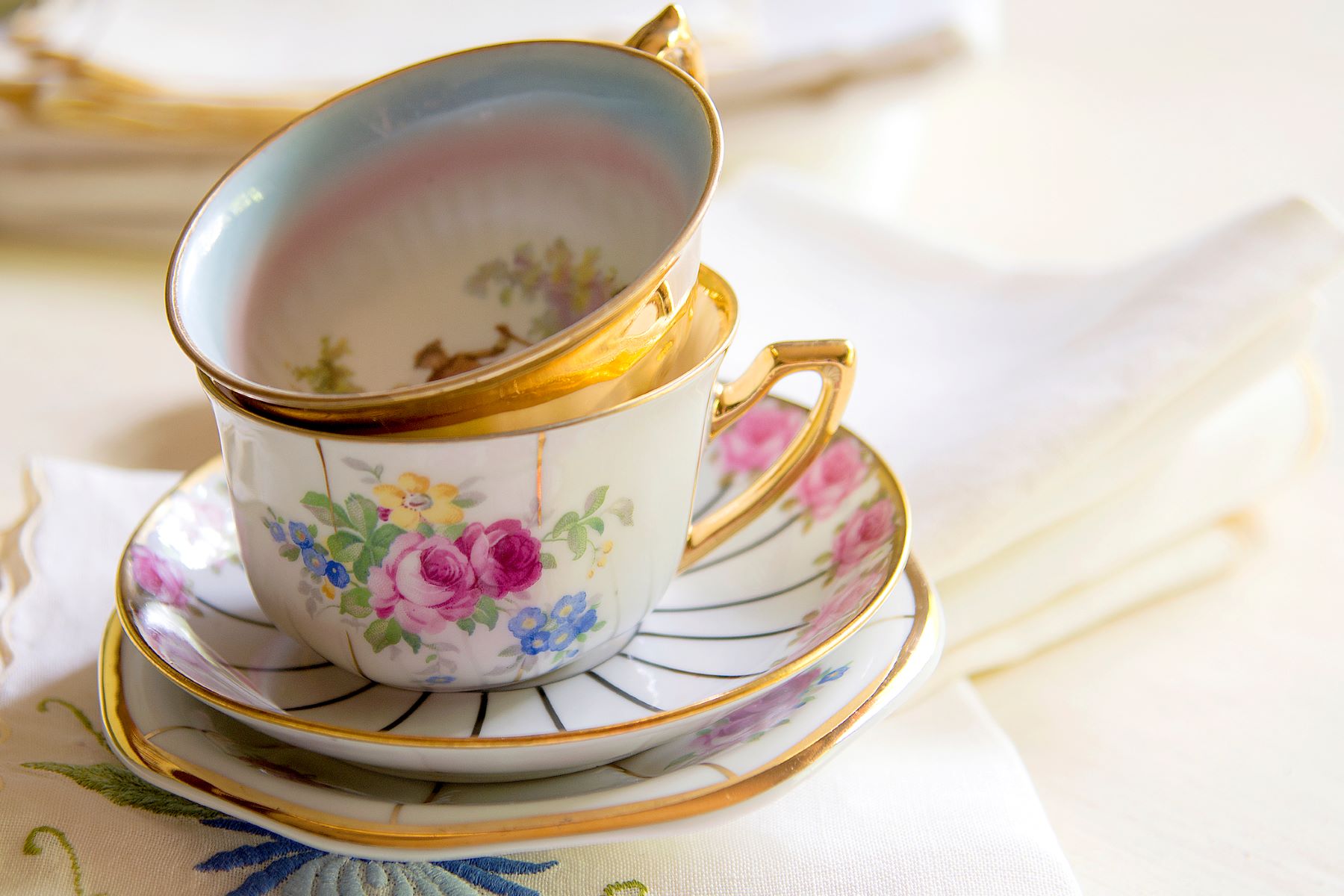 How To Store Tea Cups And Saucers