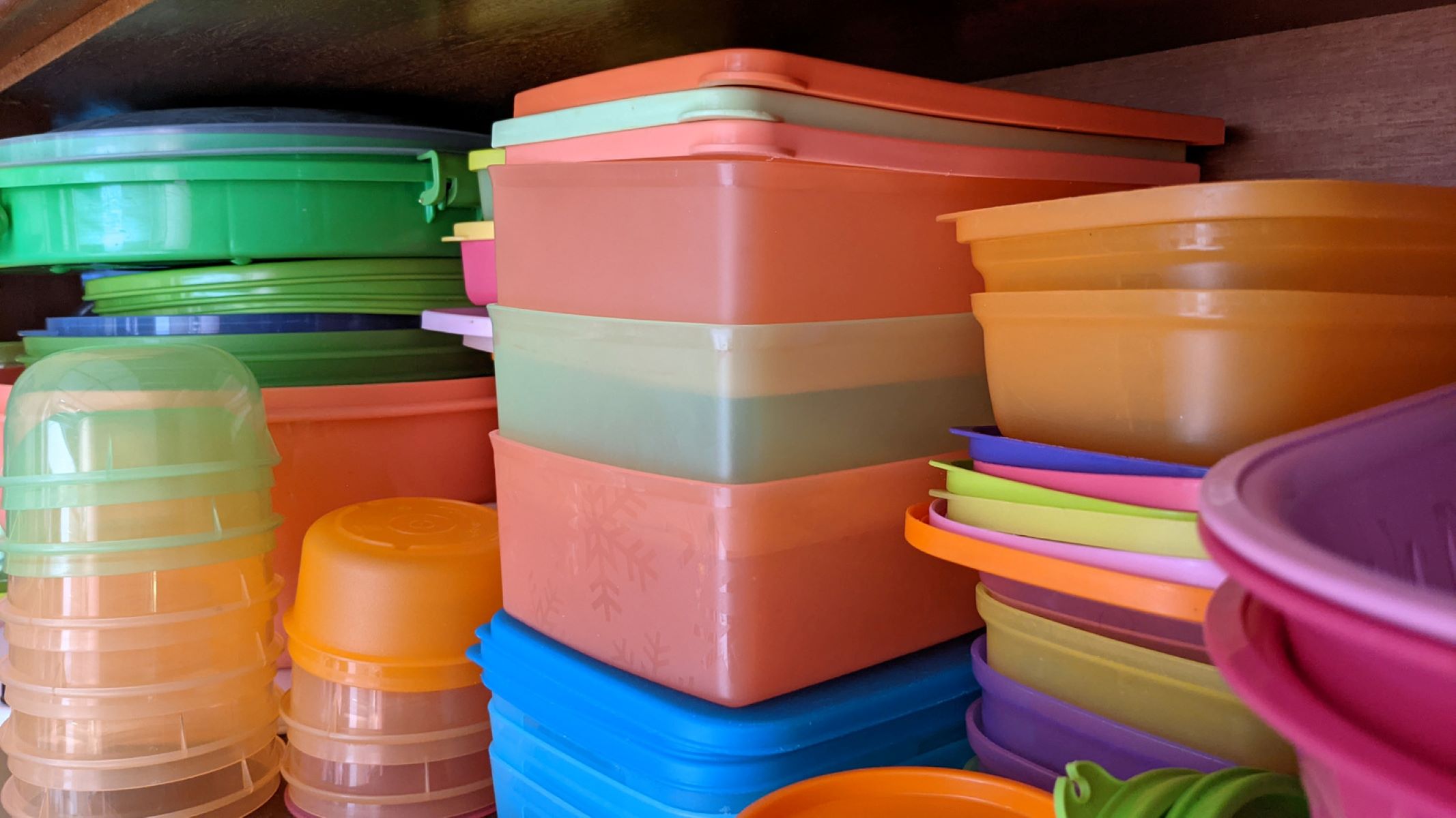 How To Store Tupperware