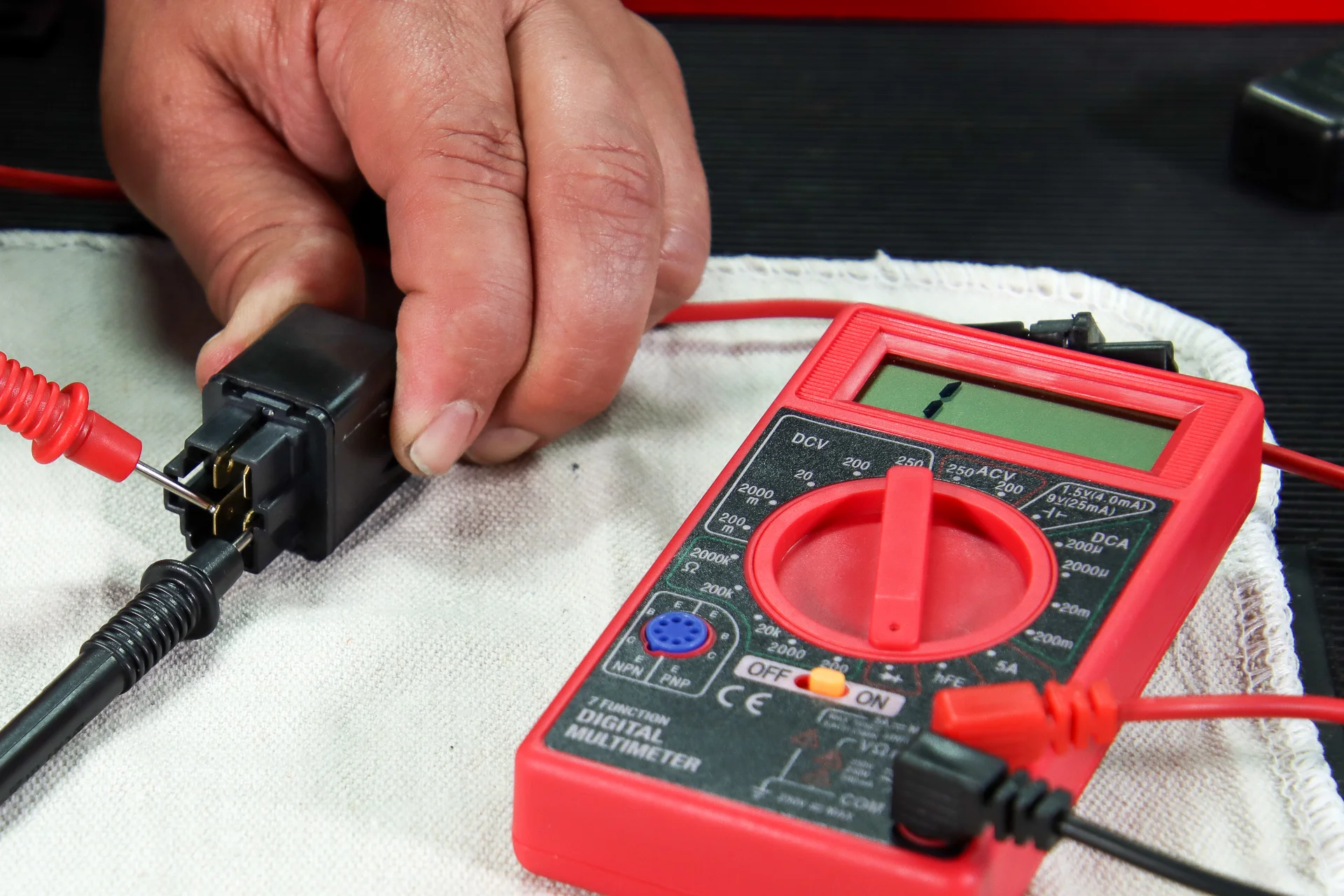 How To Test An Ac Adapter With A Multimeter