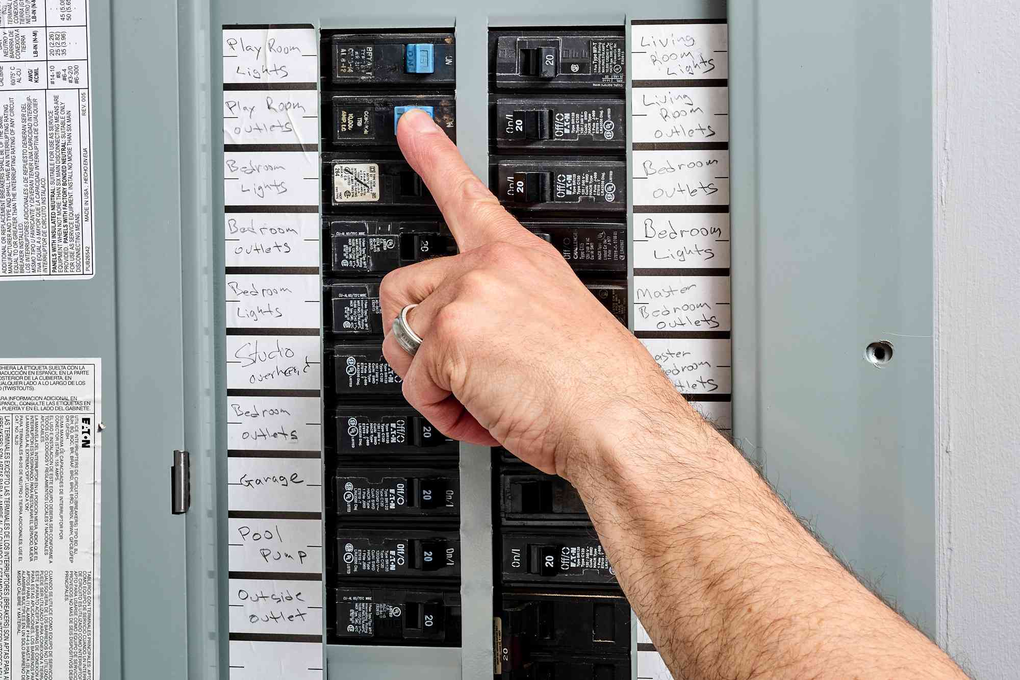 How To Turn Off Power At The Fuse Box In Older Homes