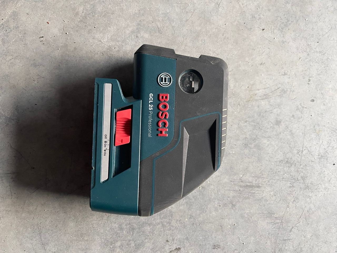 How To Use A Bosch GCL 25 Laser Level