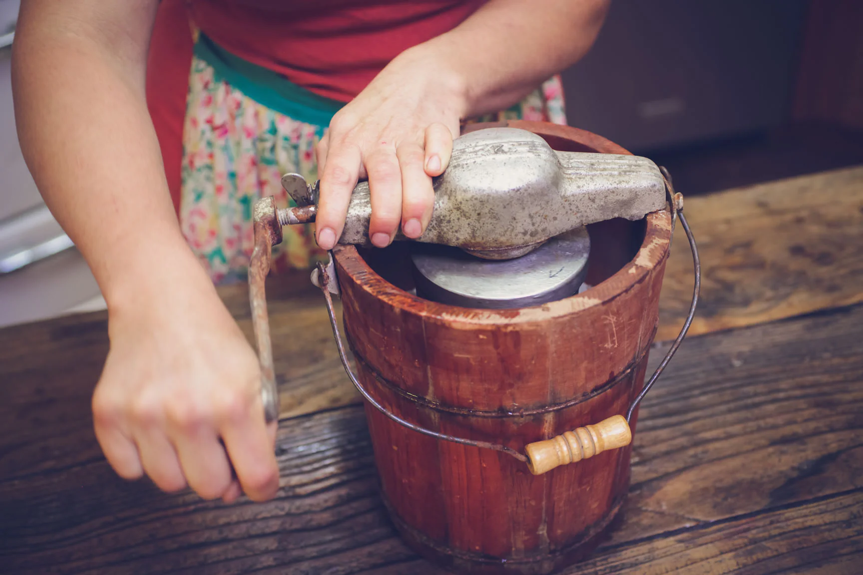 How To Use A Hand Crank Ice Cream Maker