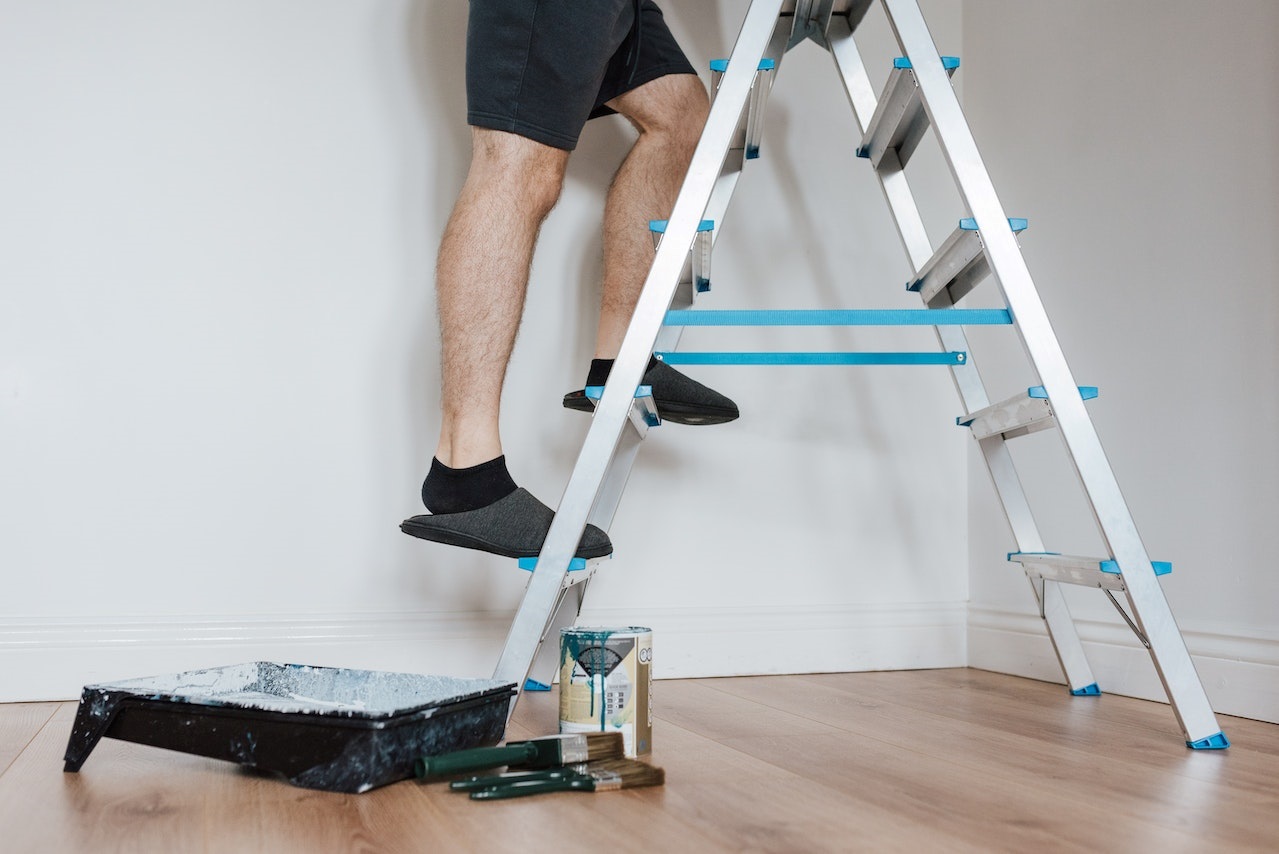 How To Use A Step Ladder