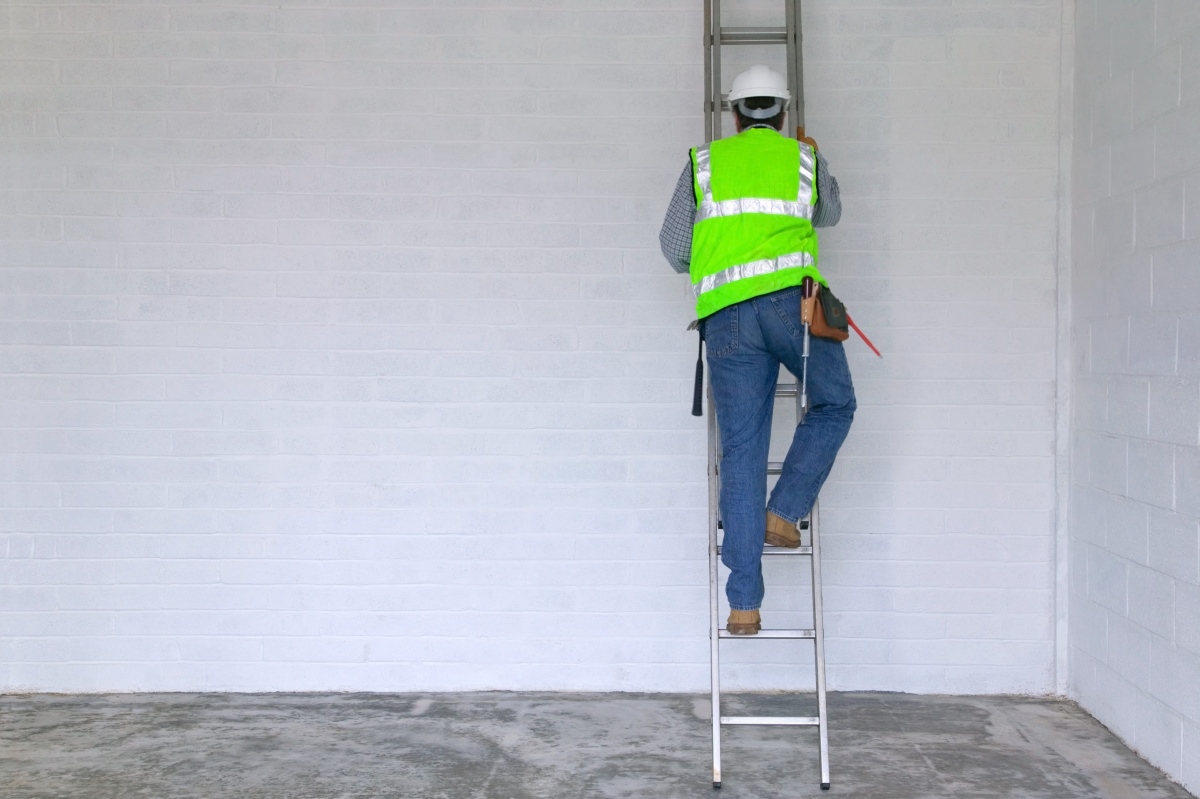 How To Use An Extension Ladder Safely