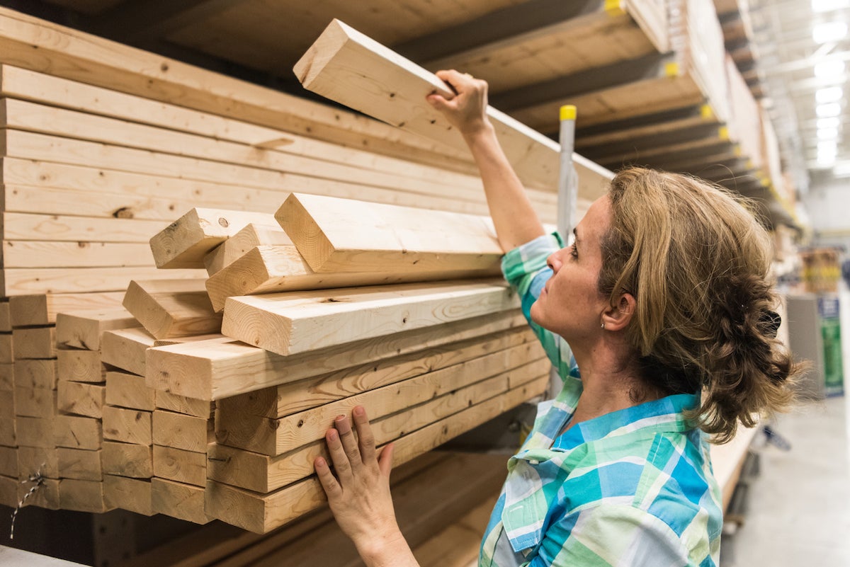 Make The Most Of Low 2×4 Lumber Prices For Projects