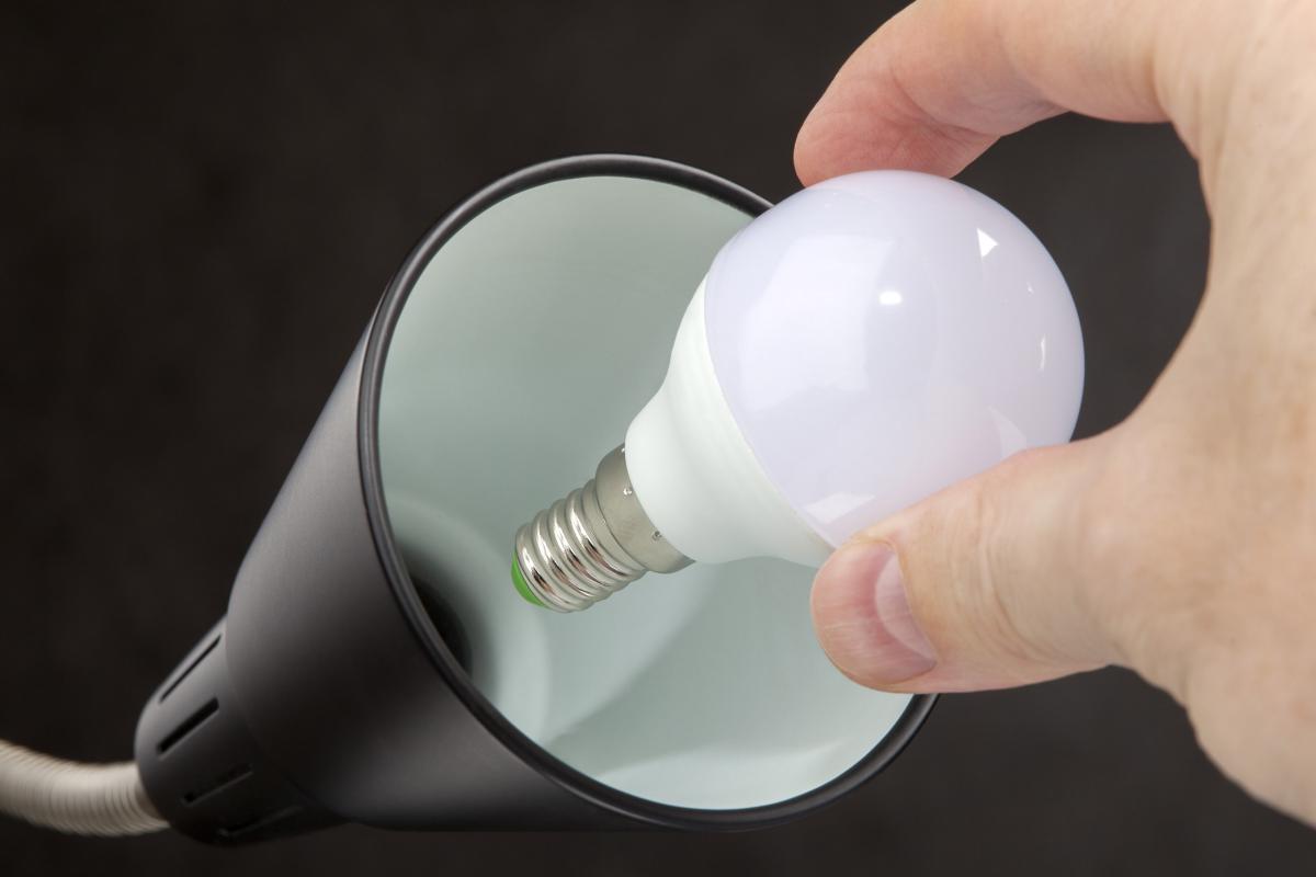 What Causes A Light Bulb To Burn Out Immediately