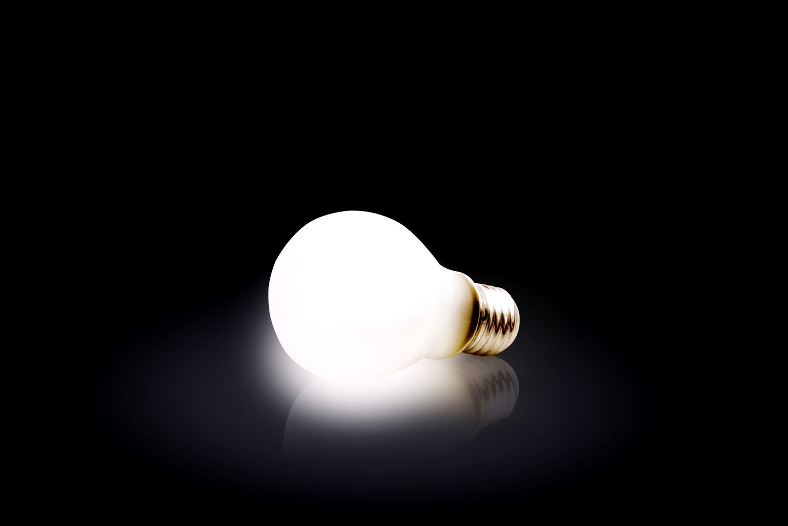 What Determines The Brightness Of A Light Bulb