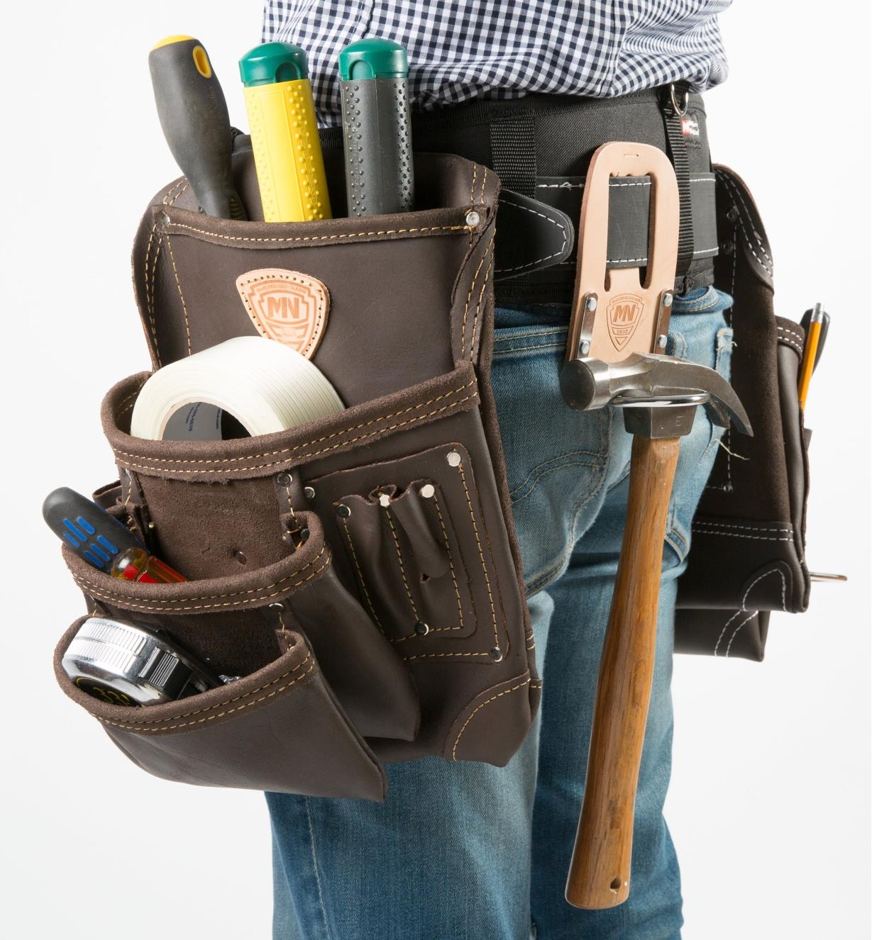 What Goes In A Carpenter Tool Belt