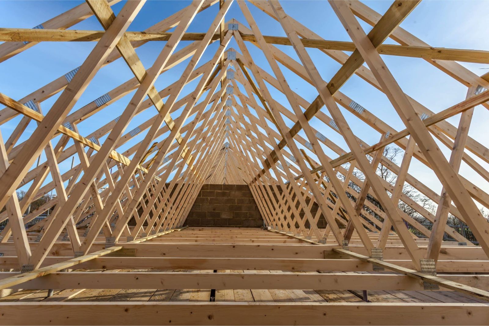 The Advantages of Roof Trusses: Strength, Efficiency, and Versatility