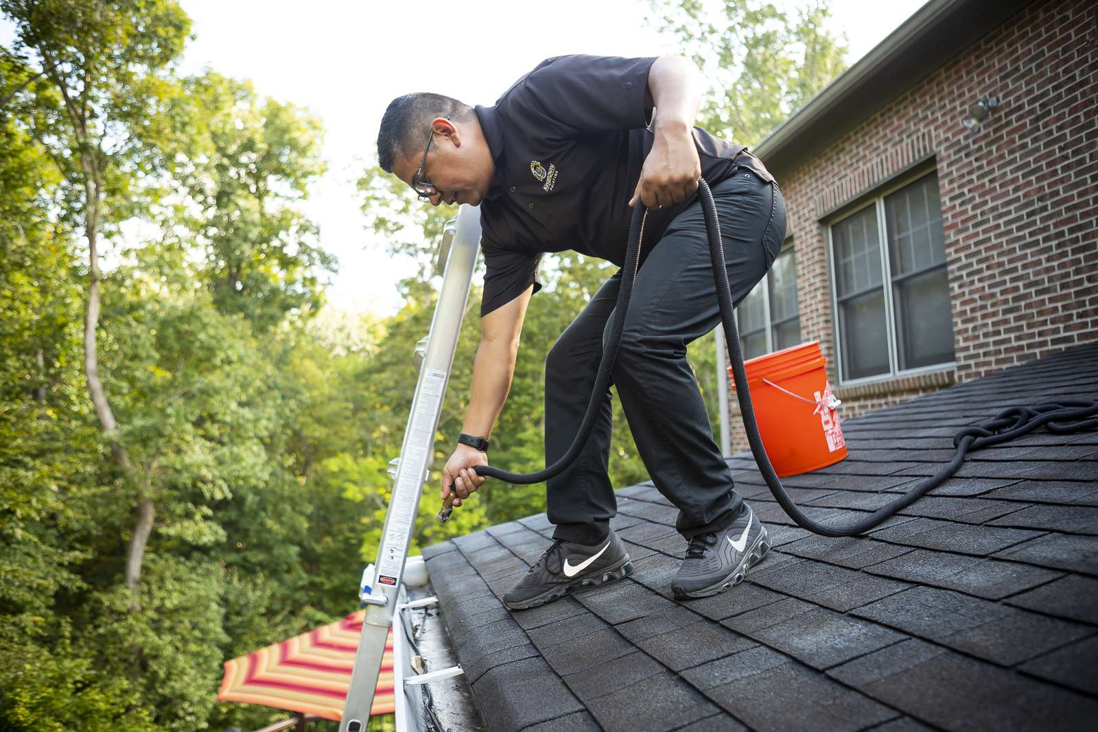 What Is The Best Cleaner To Clean Gutters