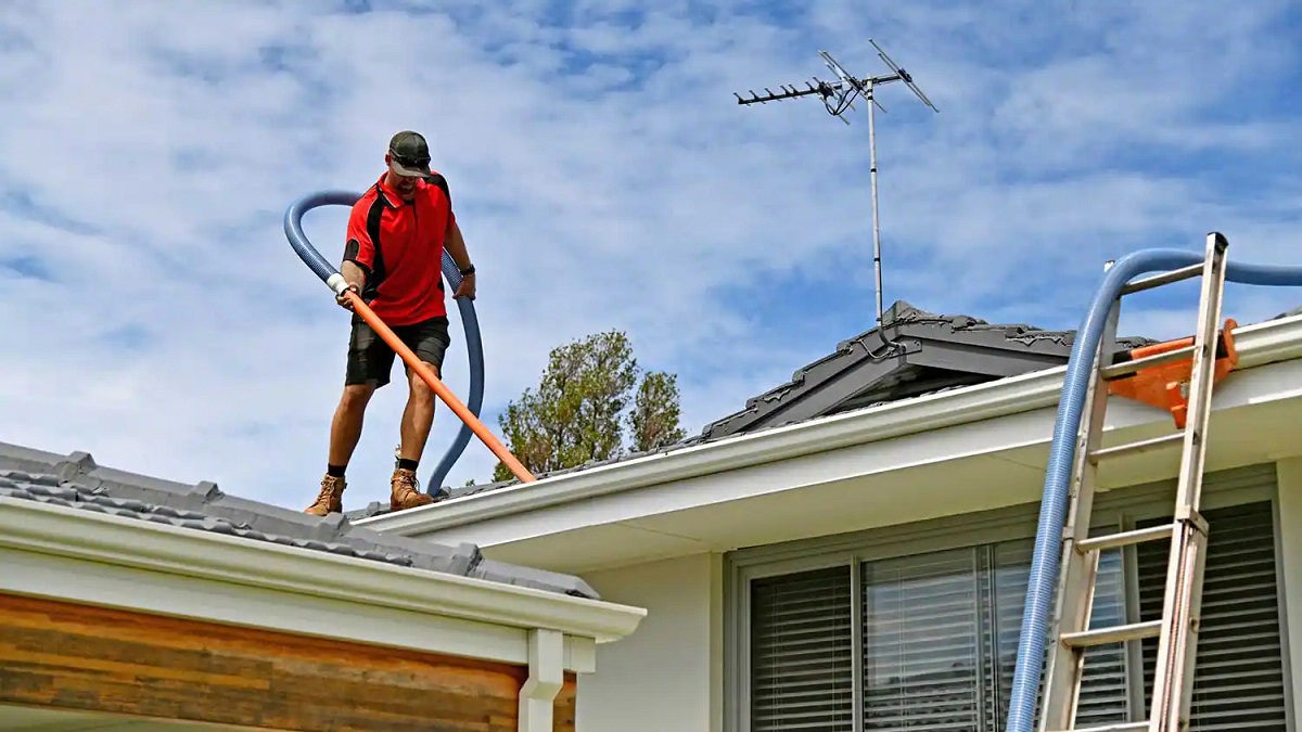 What Is The Best Way To Clean Aluminum Gutters
