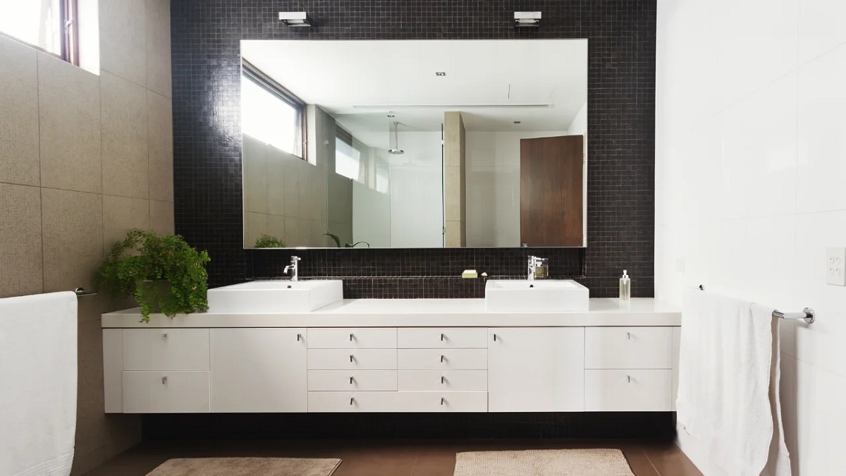 What Is The Ideal Mirror Size For A 60-Inch Vanity