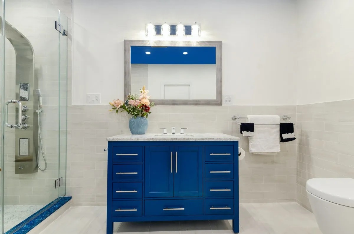 What Is The Ideal Wattage For Your Bathroom Vanity